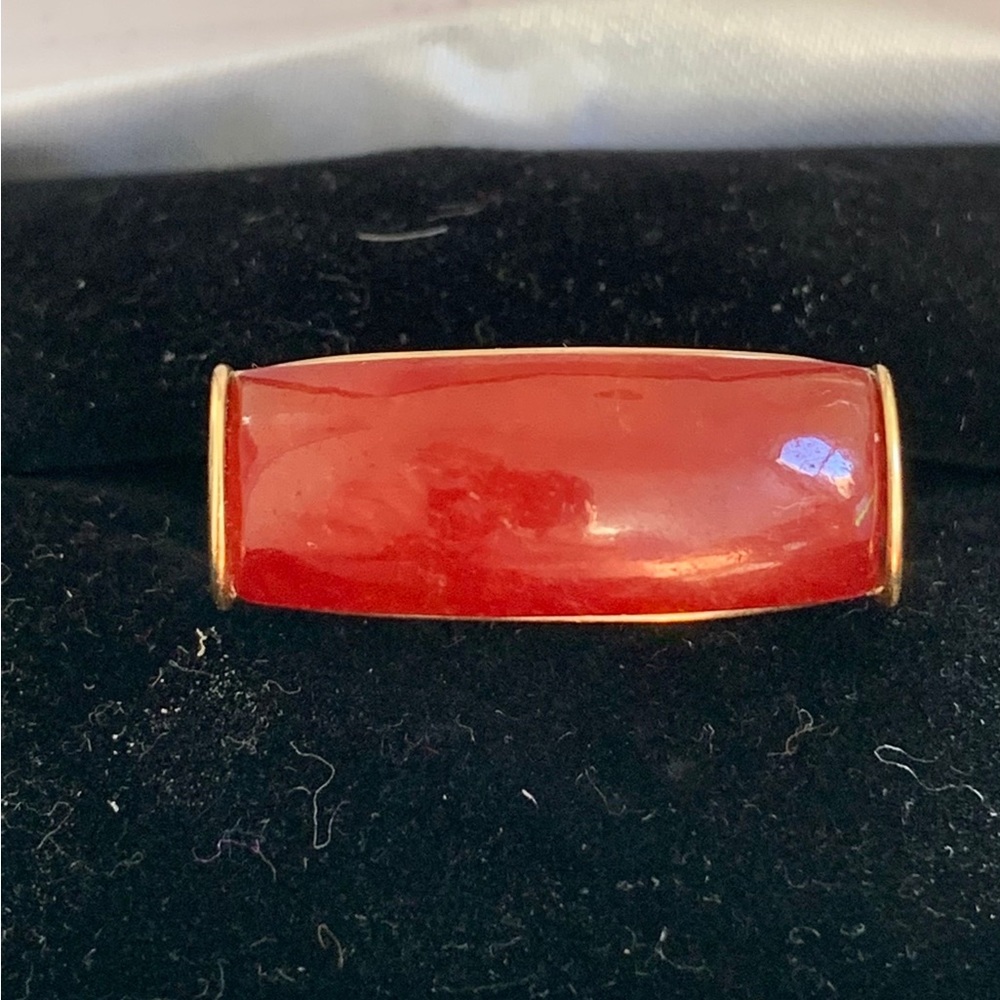 14kt yellow gold Red Jade Ring - Picture 4 of 11